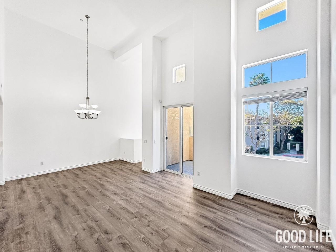 8854 Spectrum Center Blvd - Photo 5 of 26