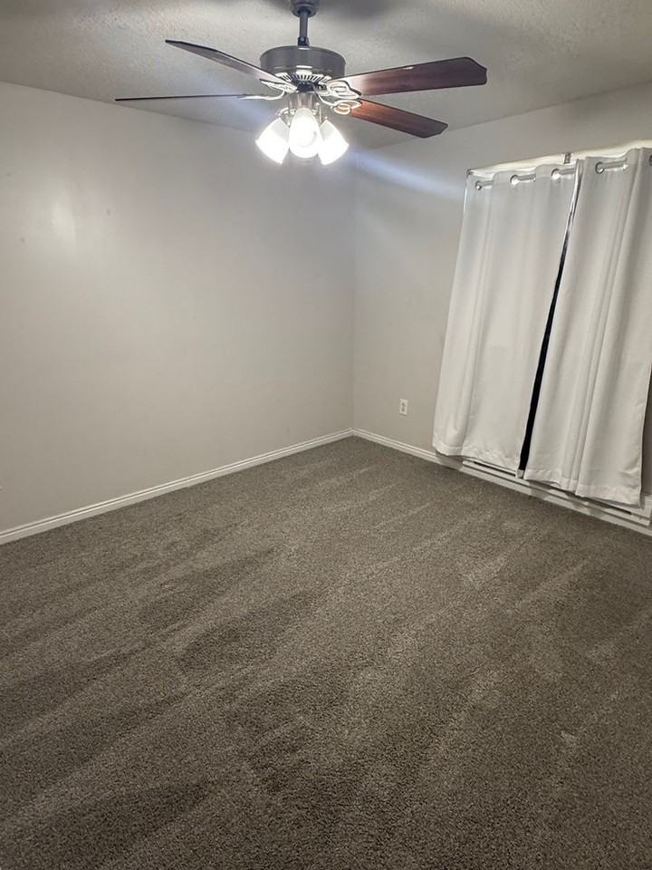 1325 Lincoln Ave - Photo 6 of 10