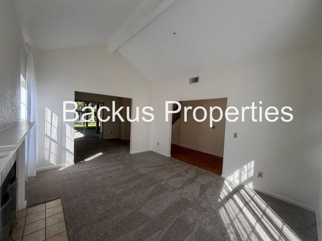 18 Suffield Cir - Photo 7 of 35