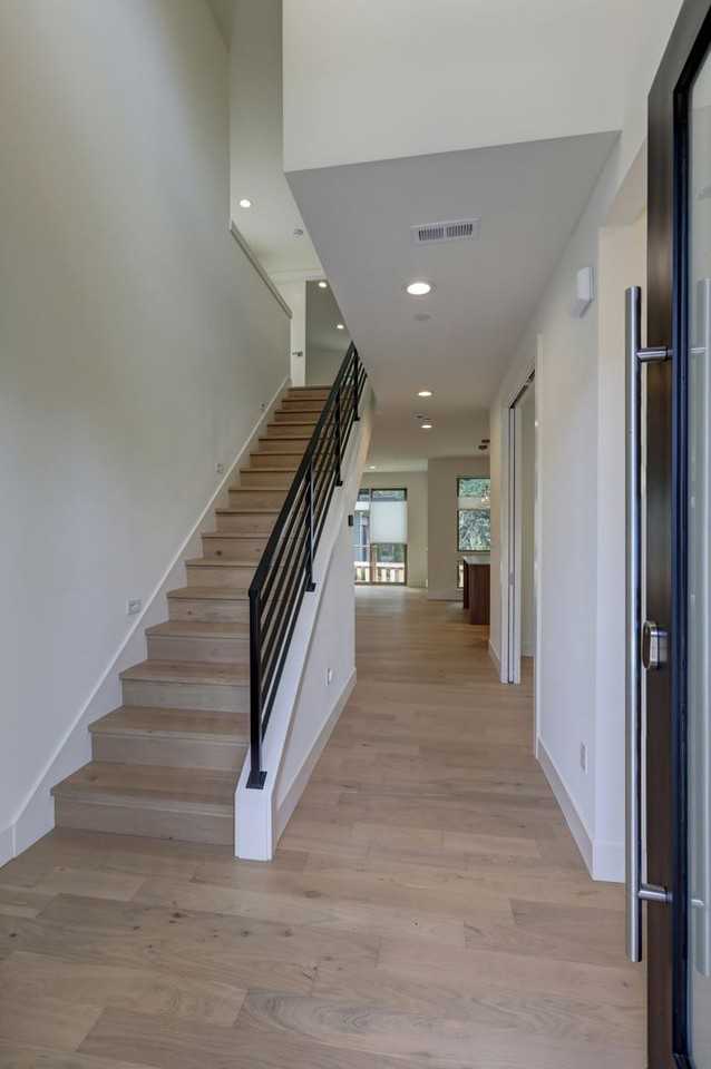 12917 Ne 78th Pl - Photo 3 of 23