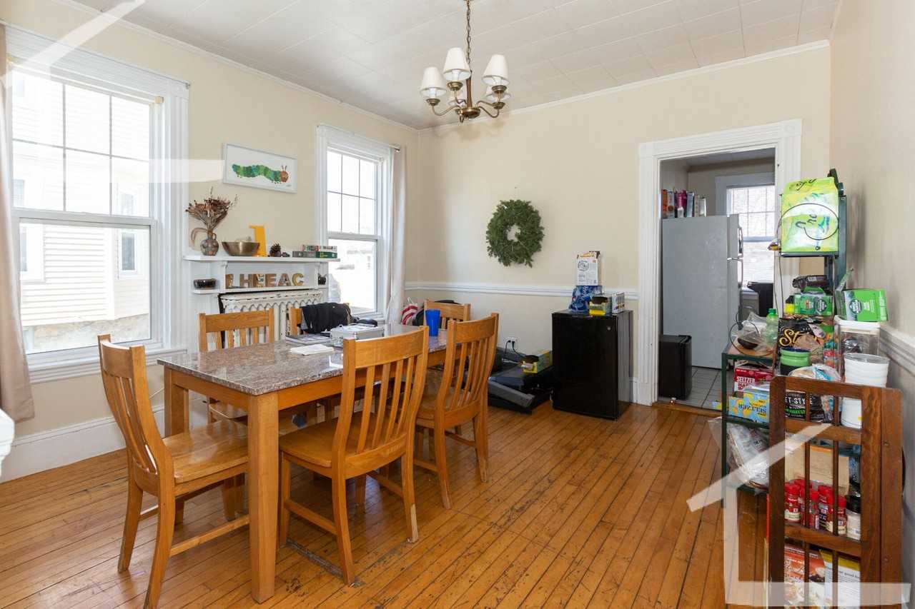 20 Bennett St - Photo 4 of 19