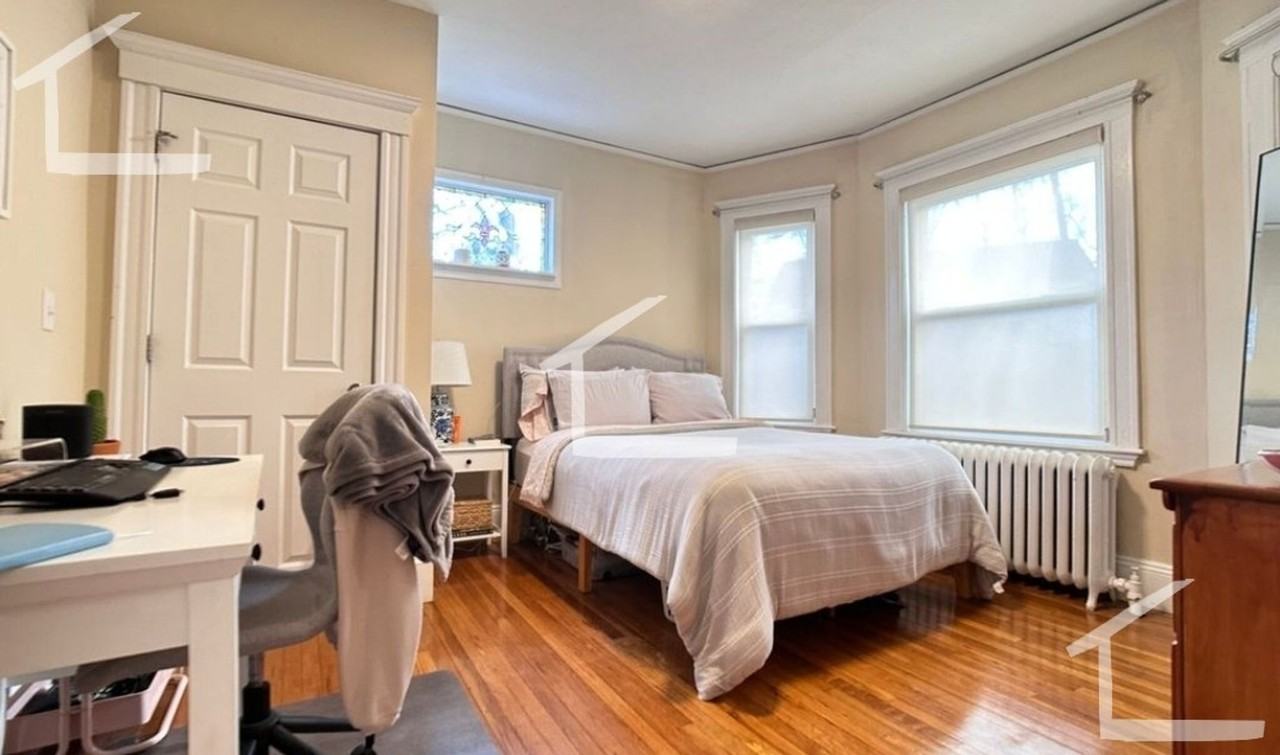 4 Glenley Ter - Photo 3 of 8