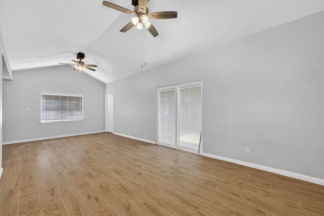 2113 Gull Ave - Photo 2 of 16