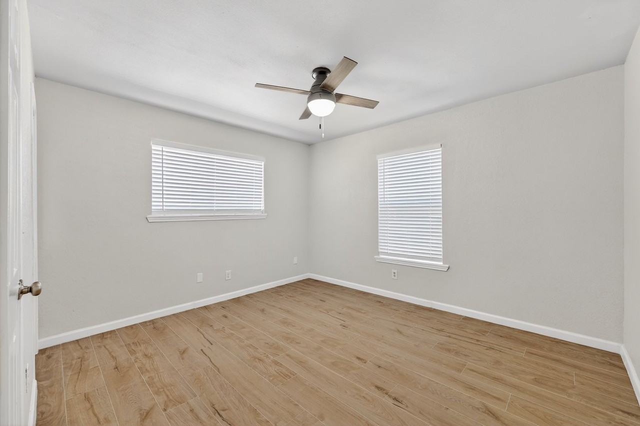 2113 Gull Ave - Photo 3 of 16