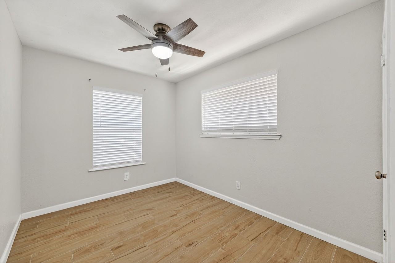 2113 Gull Ave - Photo 5 of 16