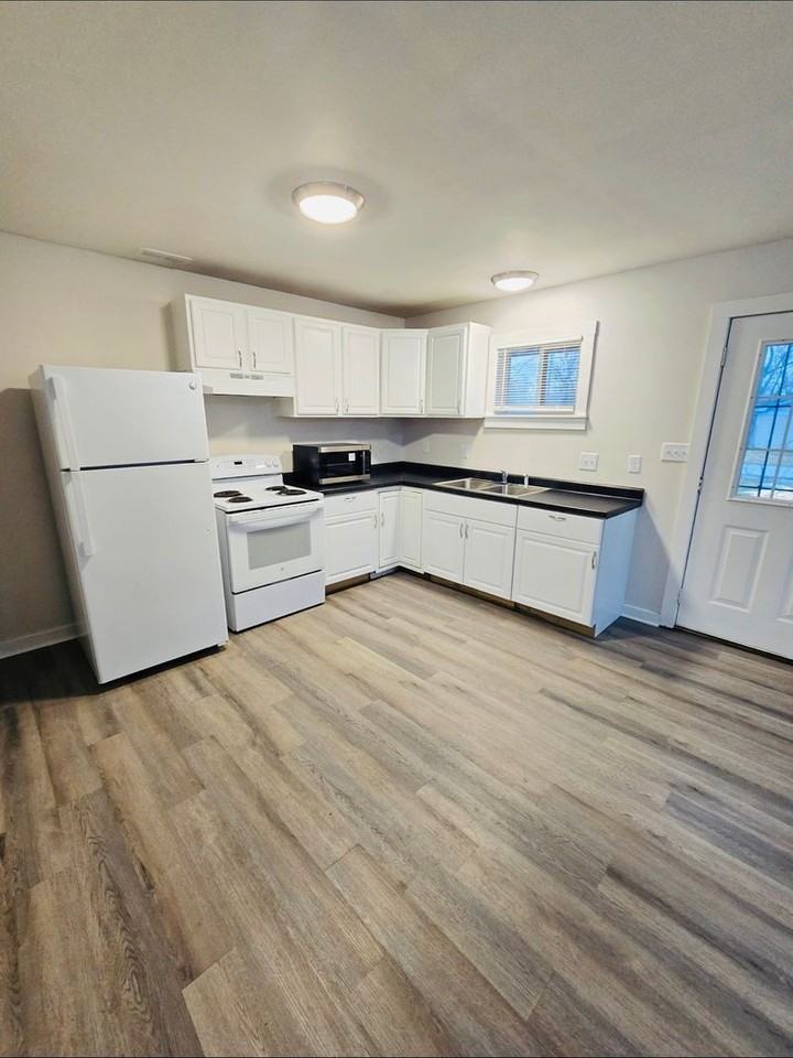 4022 N Edmondson Ave - Photo 2 of 15