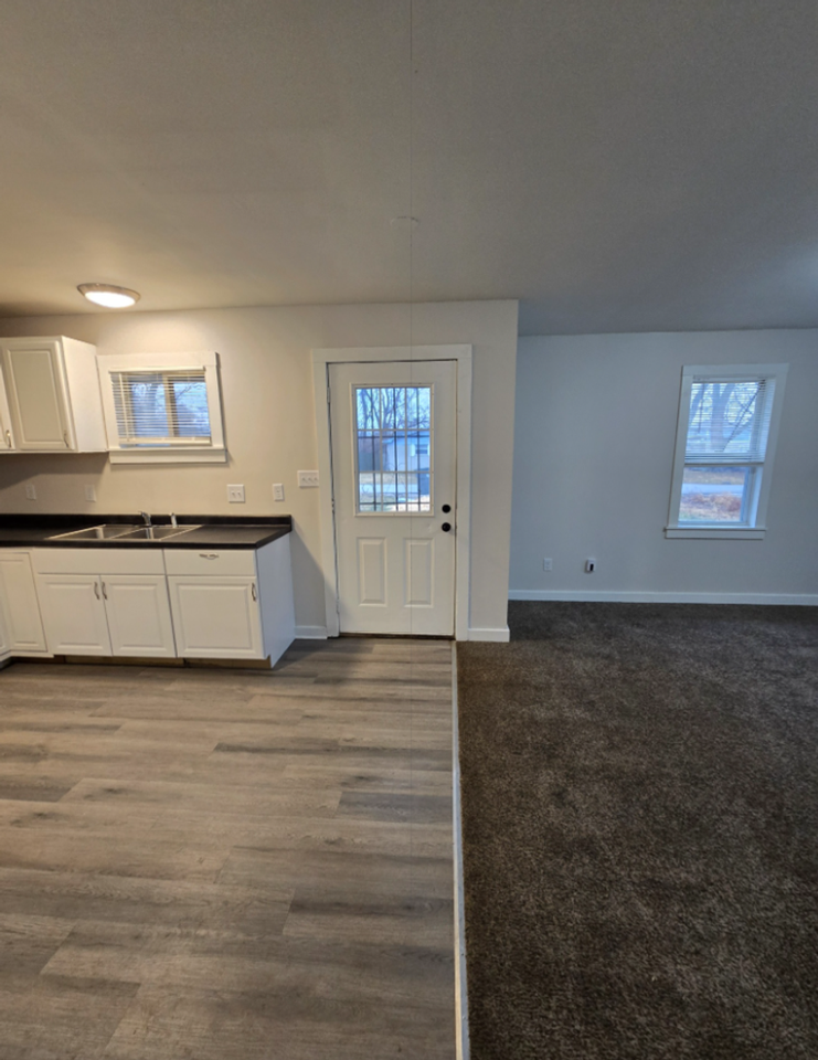 4022 N Edmondson Ave - Photo 4 of 15