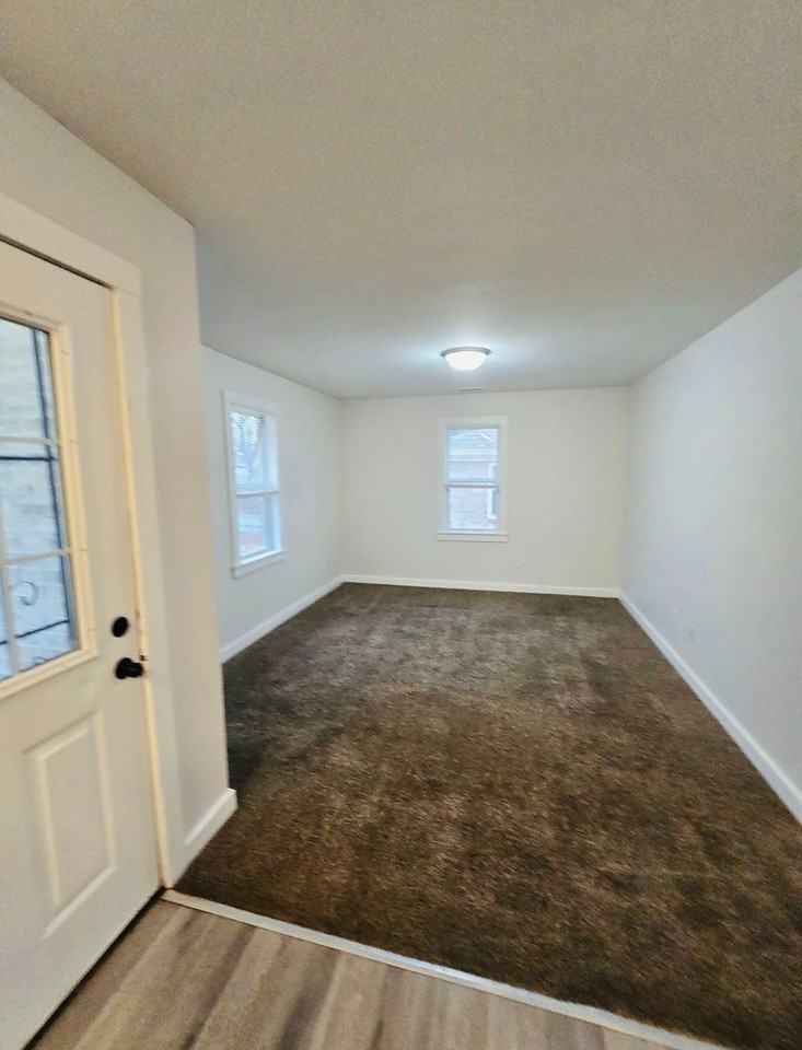 4022 N Edmondson Ave - Photo 5 of 15