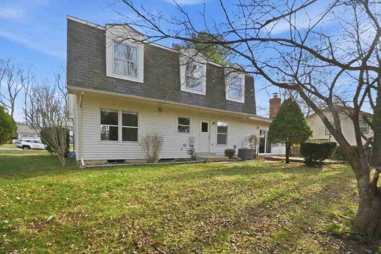 9713 Waterline Dr - Photo 2 of 35