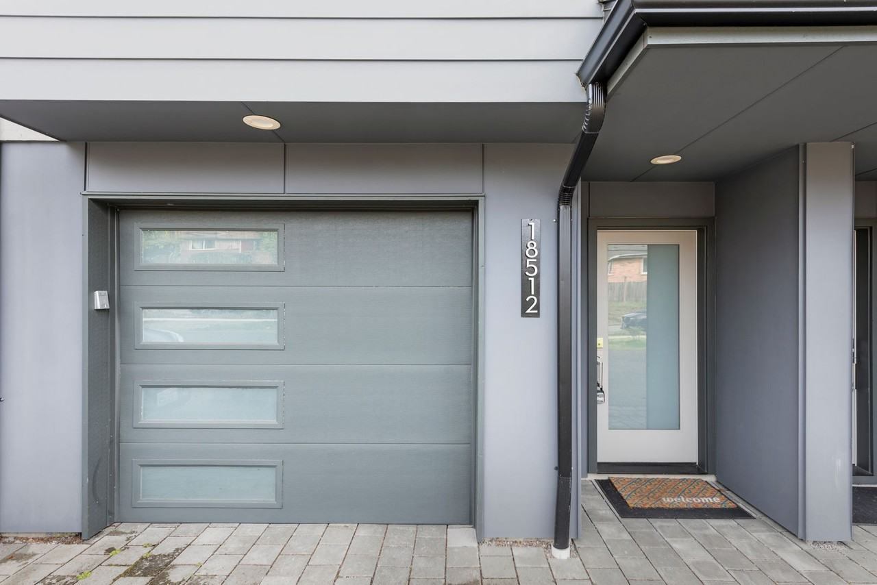 18512 Wallingford Ave N - Photo 2 of 23