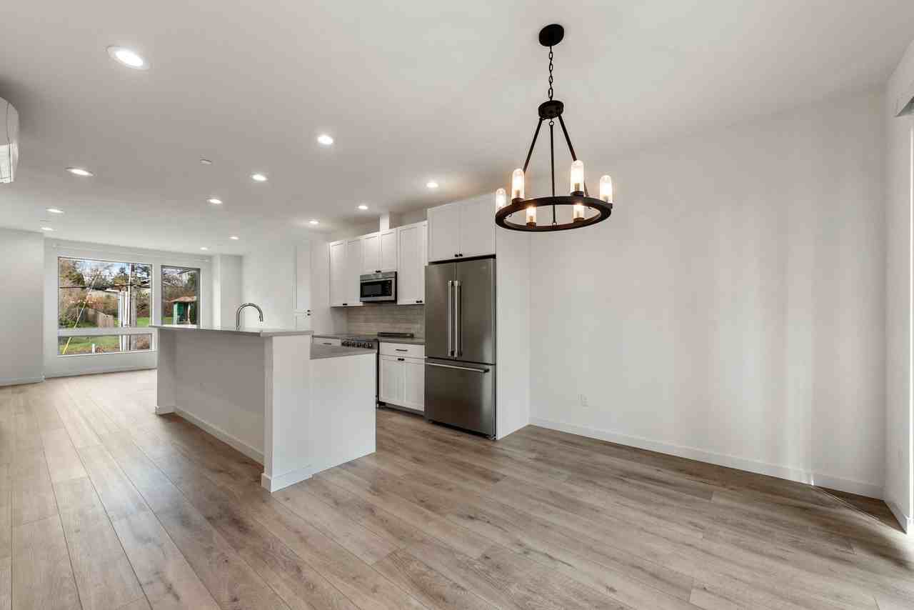 18512 Wallingford Ave N - Photo 3 of 23