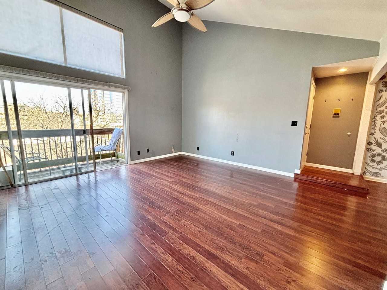 4524 Holly St - Photo 4 of 15