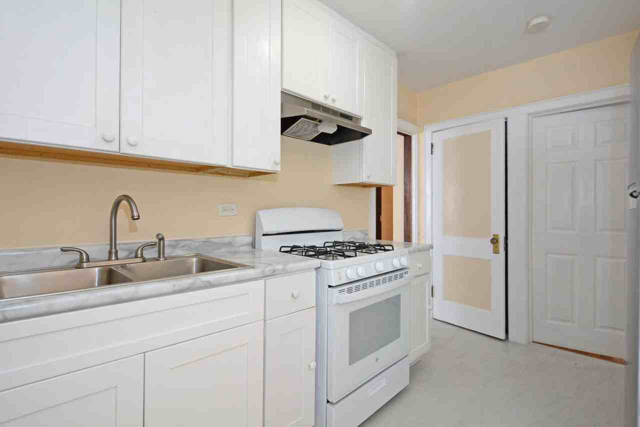 2209 Jackson St Ne - Photo 7 of 18