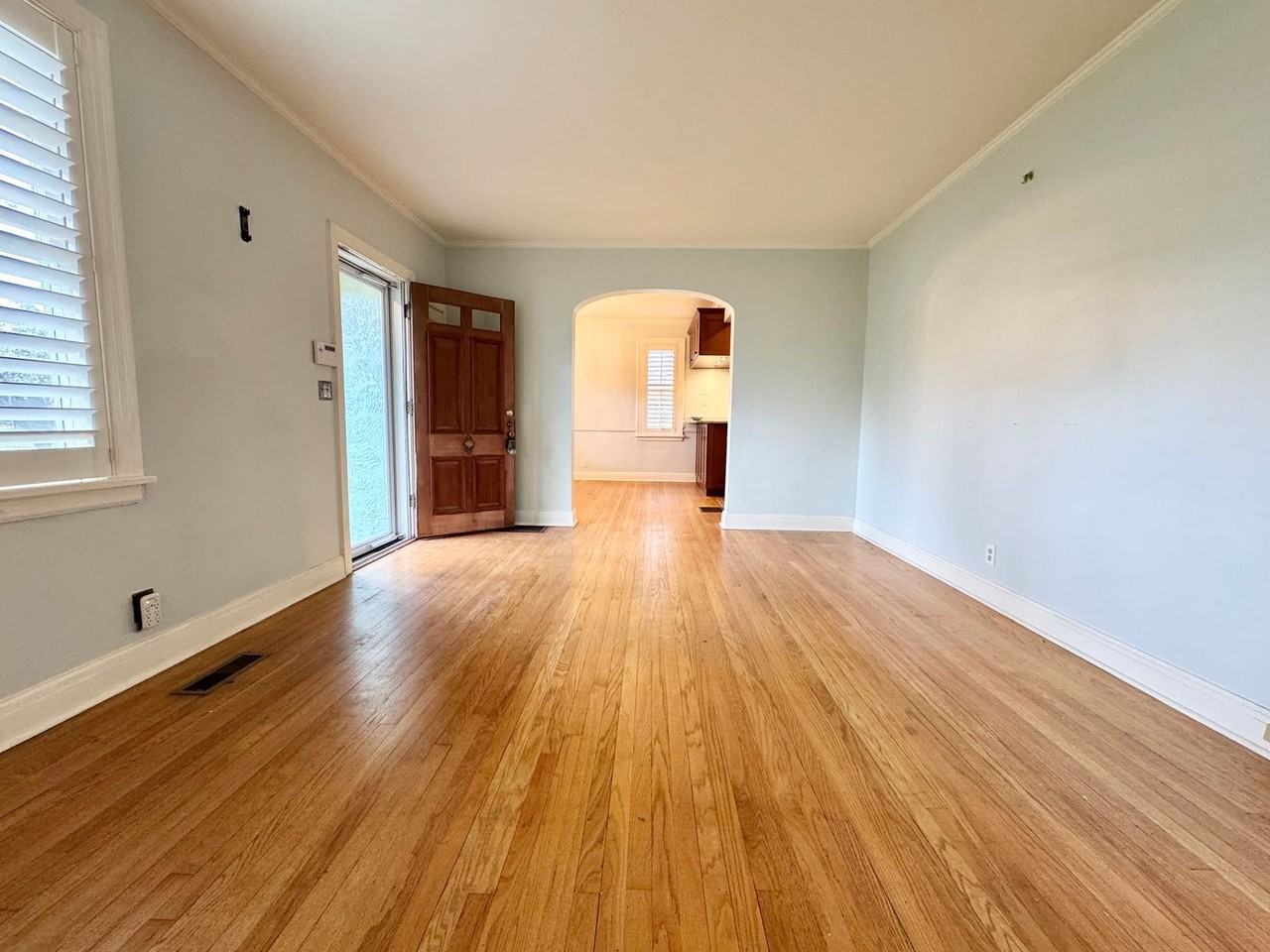 1002 Sutton Hill Rd - Photo 3 of 44