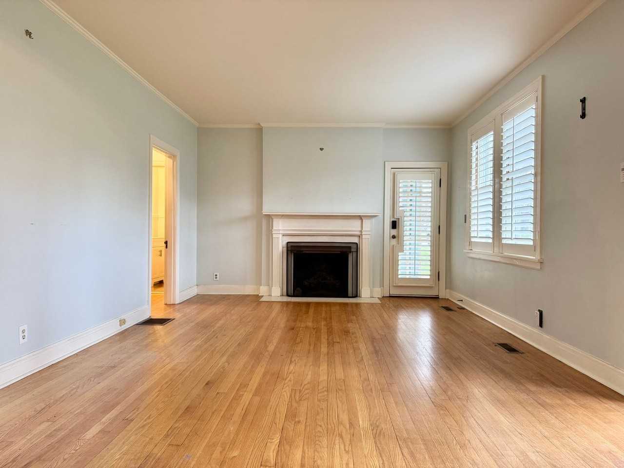 1002 Sutton Hill Rd - Photo 4 of 44