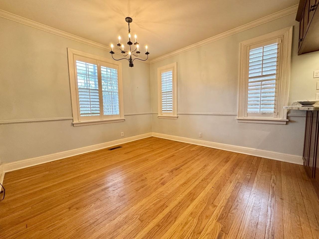 1002 Sutton Hill Rd - Photo 5 of 44