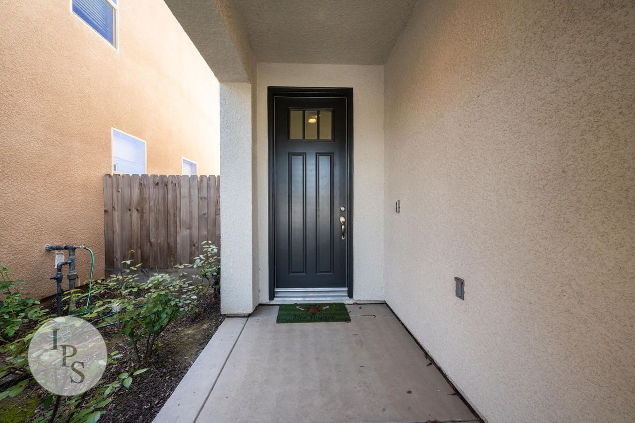 1325 E Via Viola Way - Photo 2 of 25