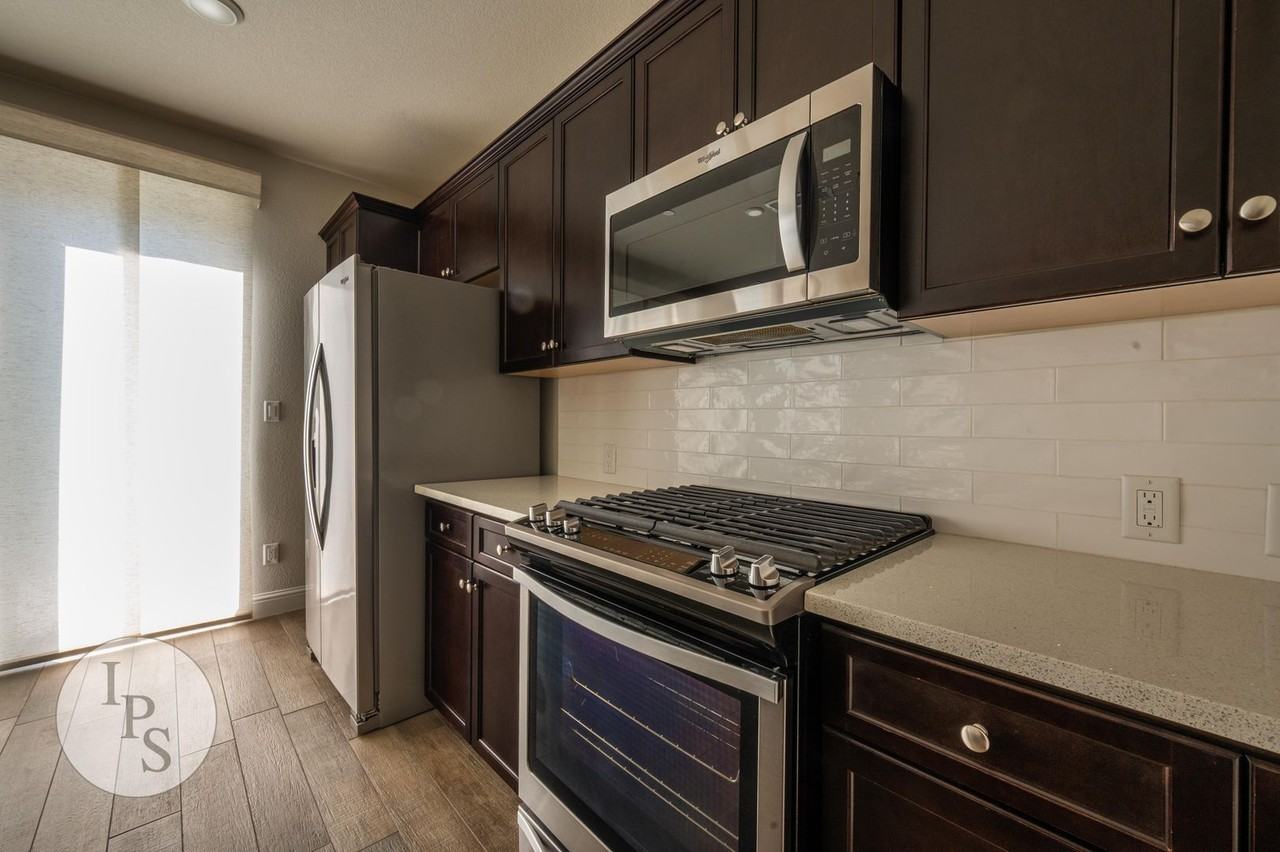 1325 E Via Viola Way - Photo 7 of 25