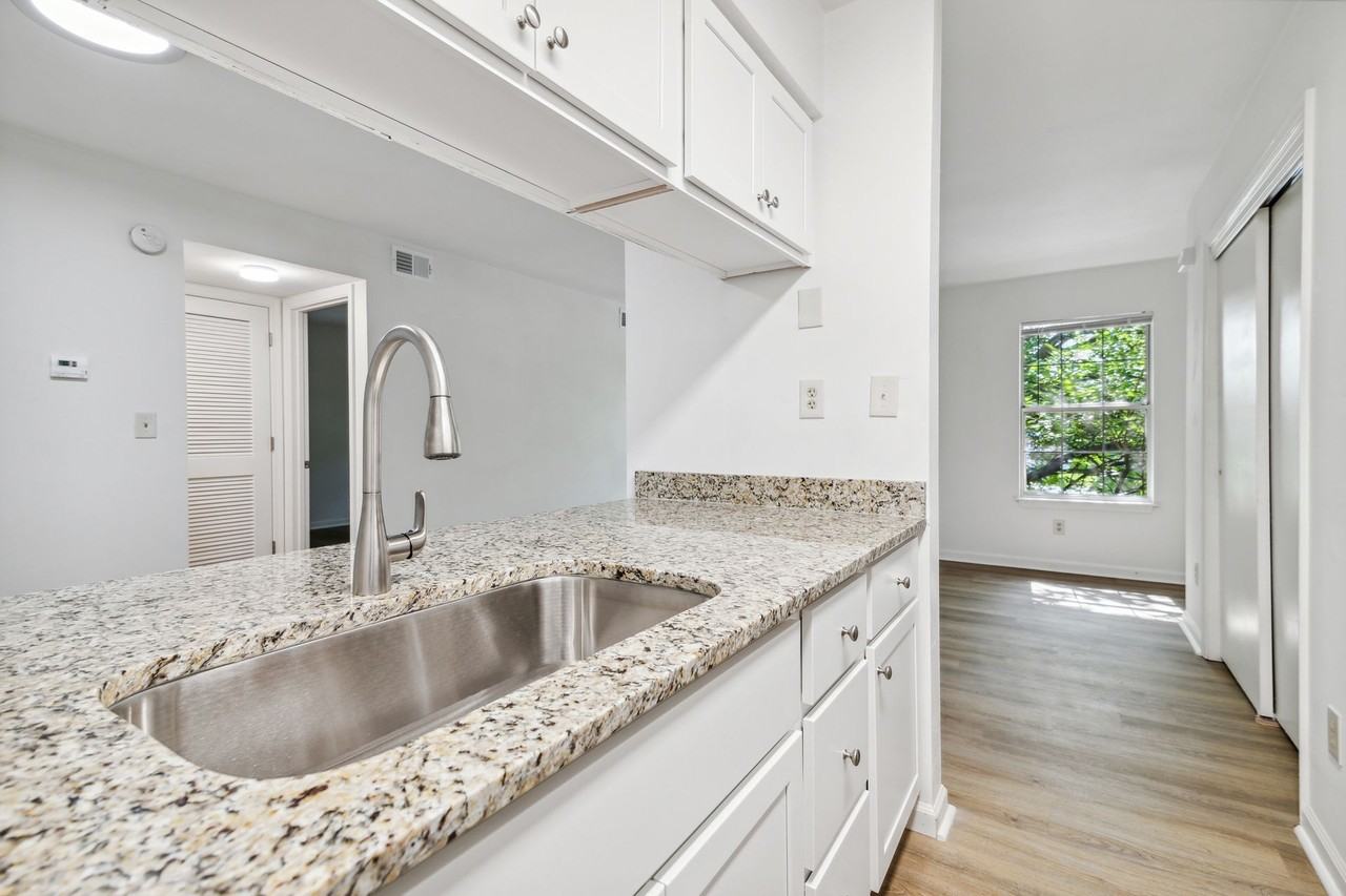 Amhurst III Apartments LLC - Photo 3 of 10