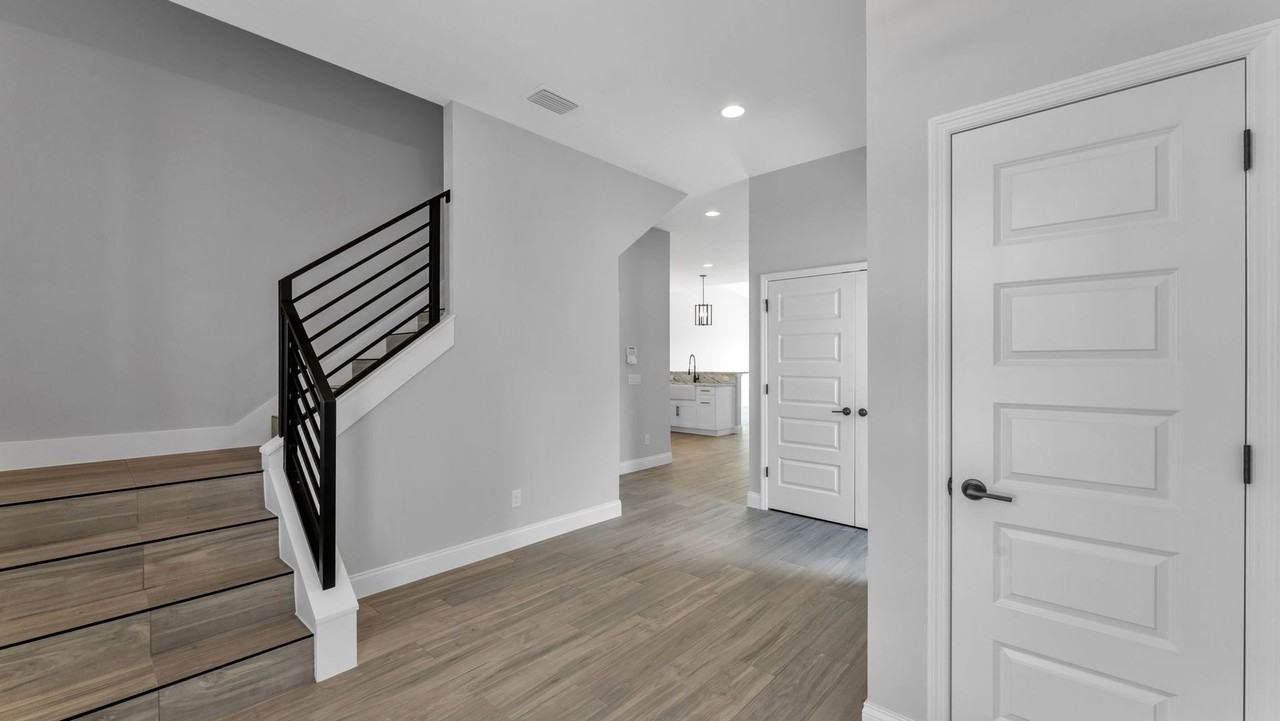 1155 Windjammer Dr - Photo 2 of 47