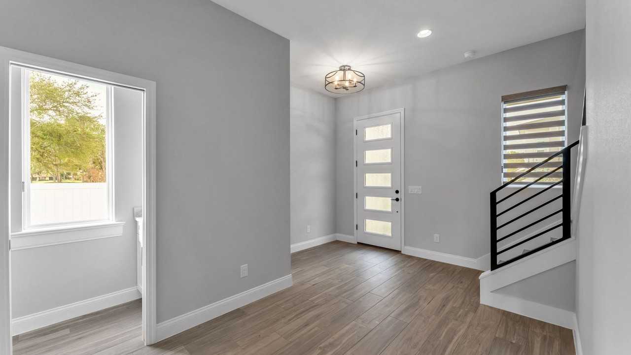 1155 Windjammer Dr - Photo 3 of 47
