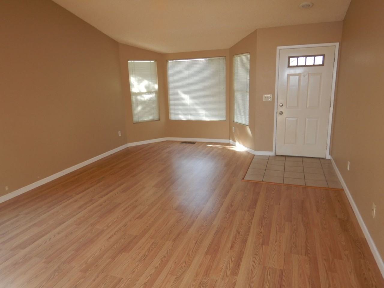 8750 Sopwith Blvd - Photo 2 of 10