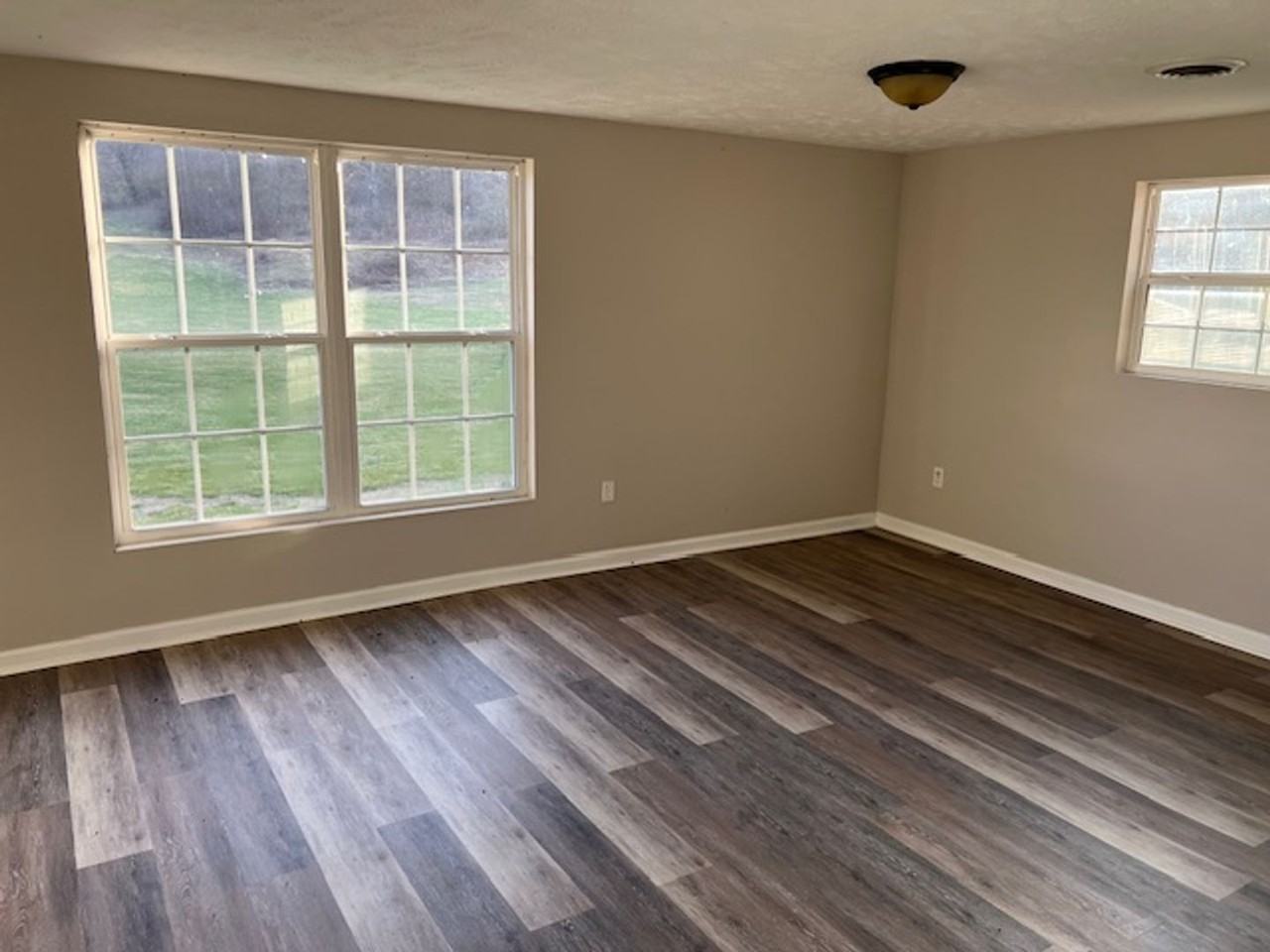 2879 Cherokee Dr - Photo 3 of 10