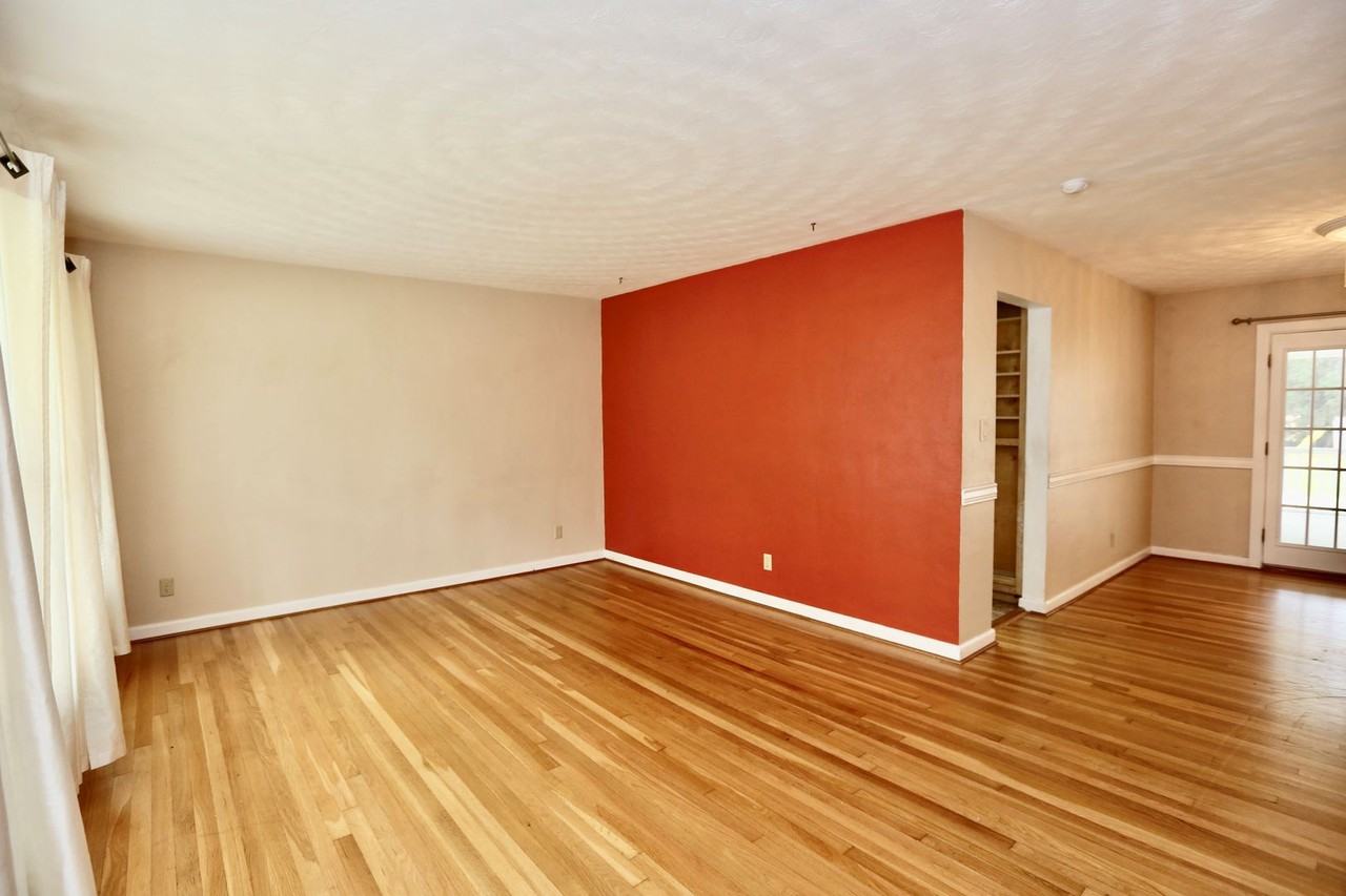 4832 Milan Dr - Photo 6 of 39