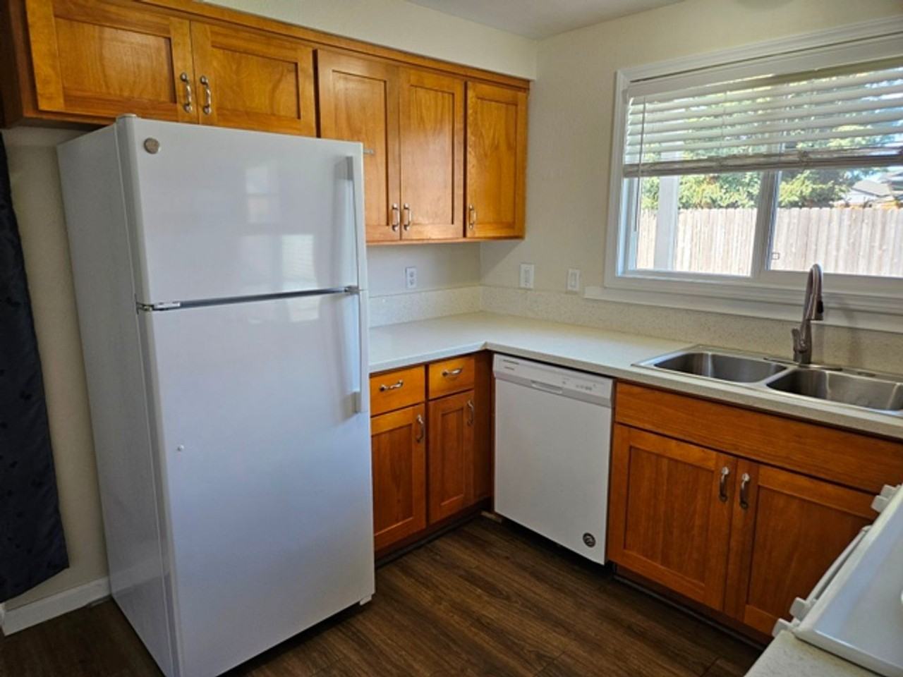 4575 Drake Ct Ne - Photo 3 of 26