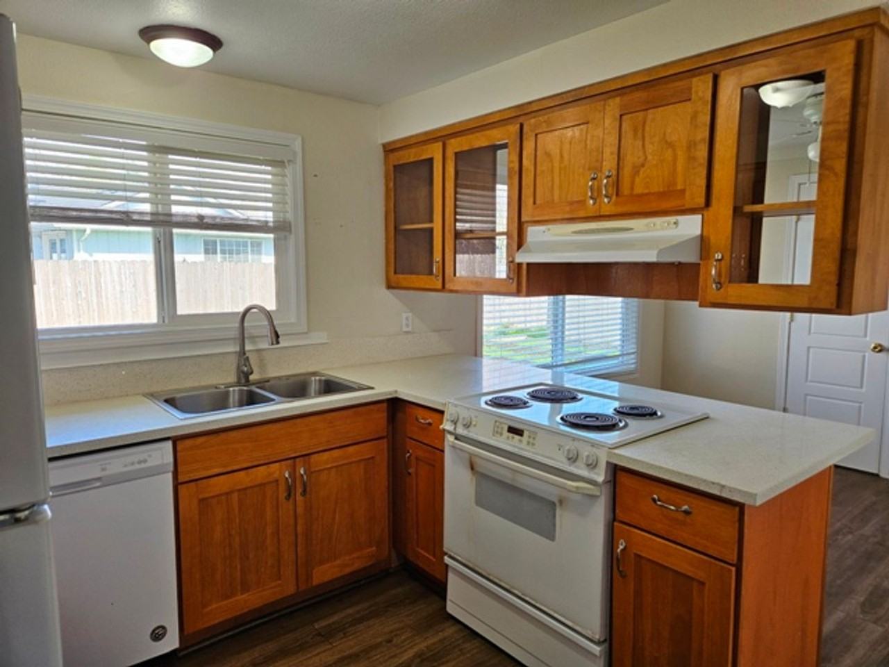 4575 Drake Ct Ne - Photo 4 of 26