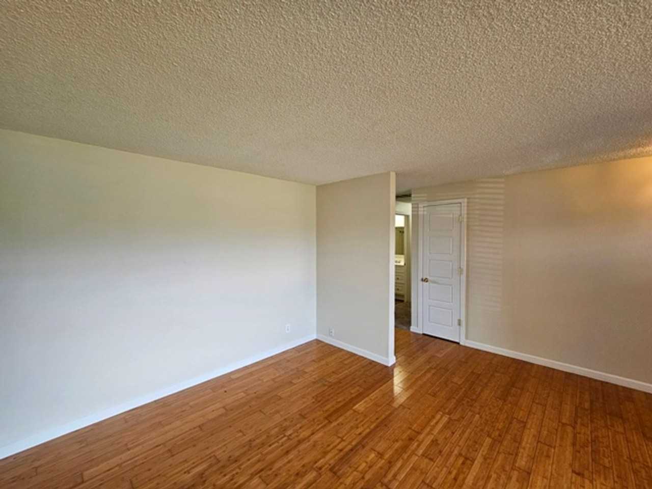 4575 Drake Ct Ne - Photo 7 of 26