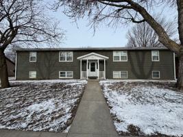 featured image of 1606 Knollcrest Dr