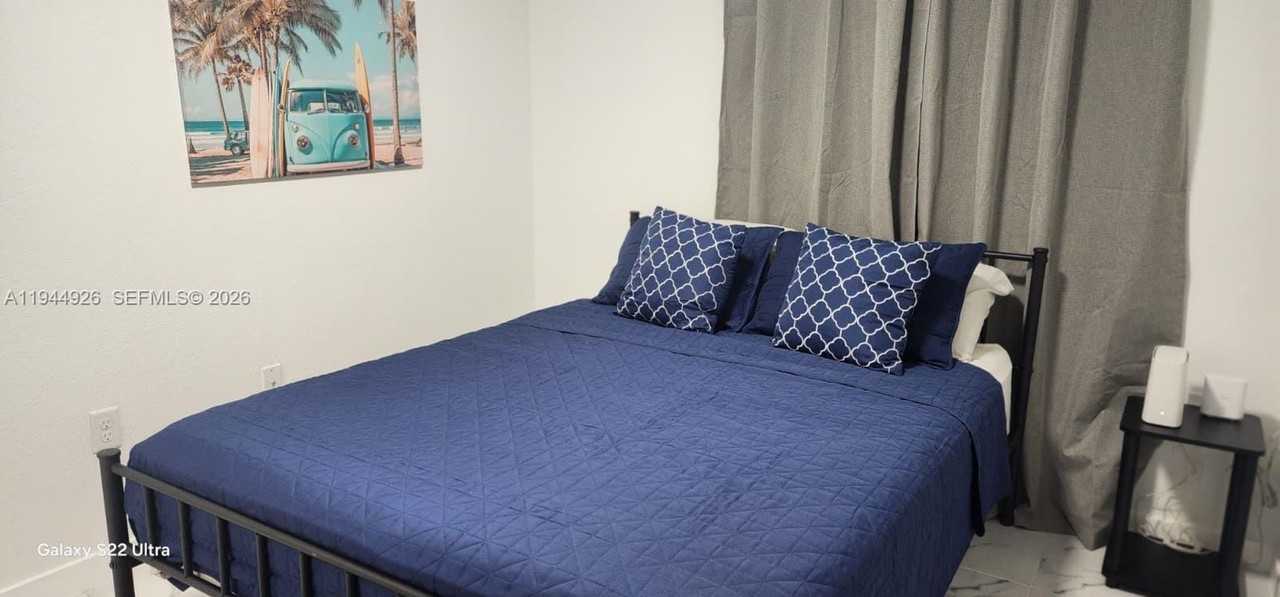 8016 Nw 14th Pl - Photo 3 of 11