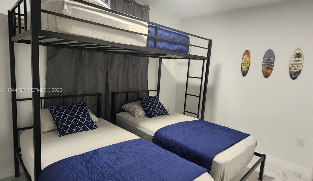 8016 Nw 14th Pl - Photo 4 of 11