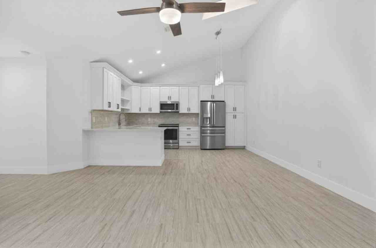 5230 Woodruff Ln - Photo 5 of 30