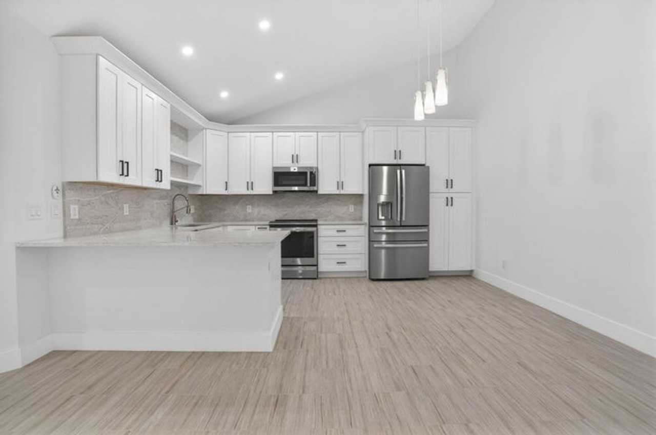 5230 Woodruff Ln - Photo 6 of 30