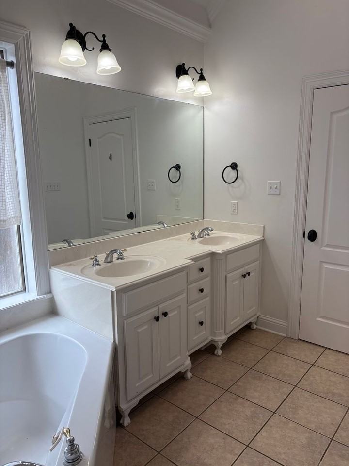 9036 Hayden Dr - Photo 5 of 15