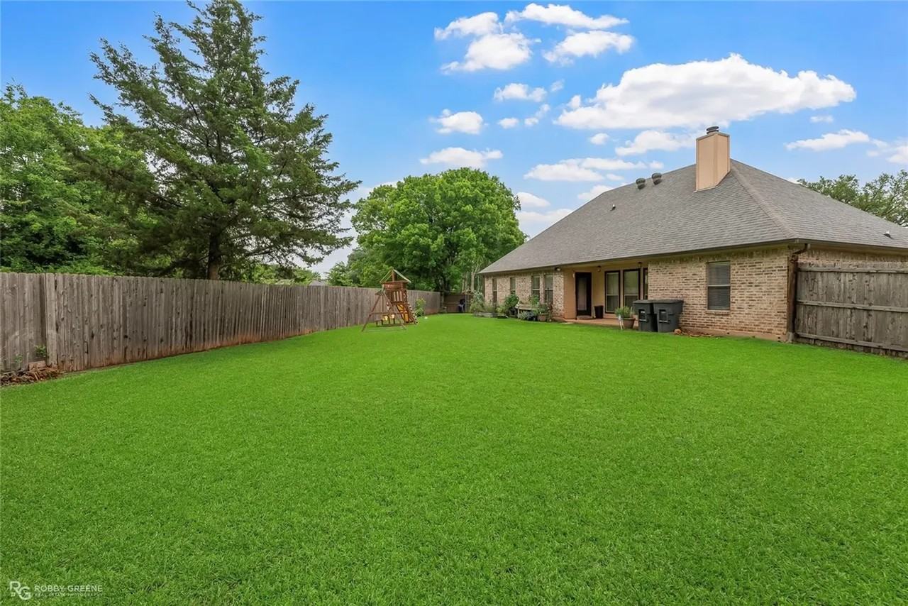 443 Summit Dr - Photo 4 of 14