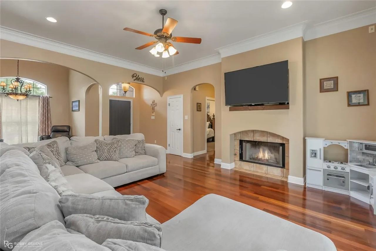 443 Summit Dr - Photo 6 of 14