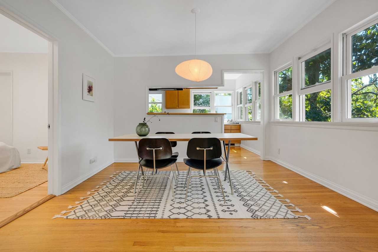 468 Glen Holly Dr - Photo 5 of 36