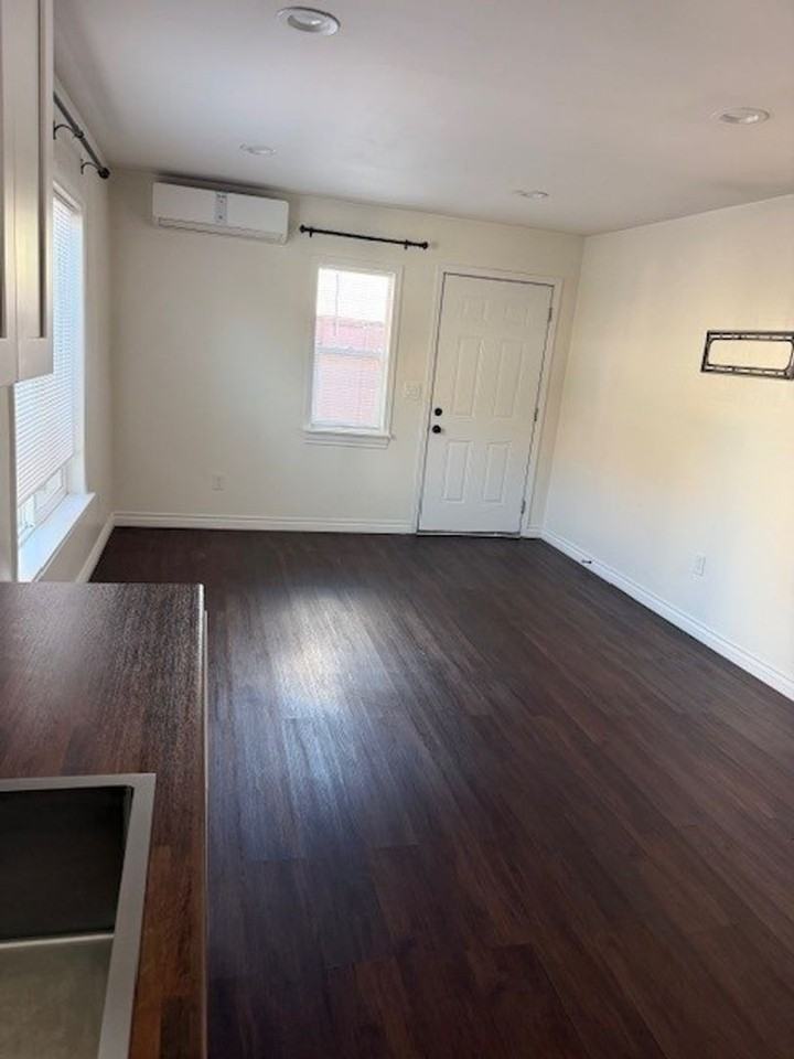 11432 Hadley St - Photo 4 of 14