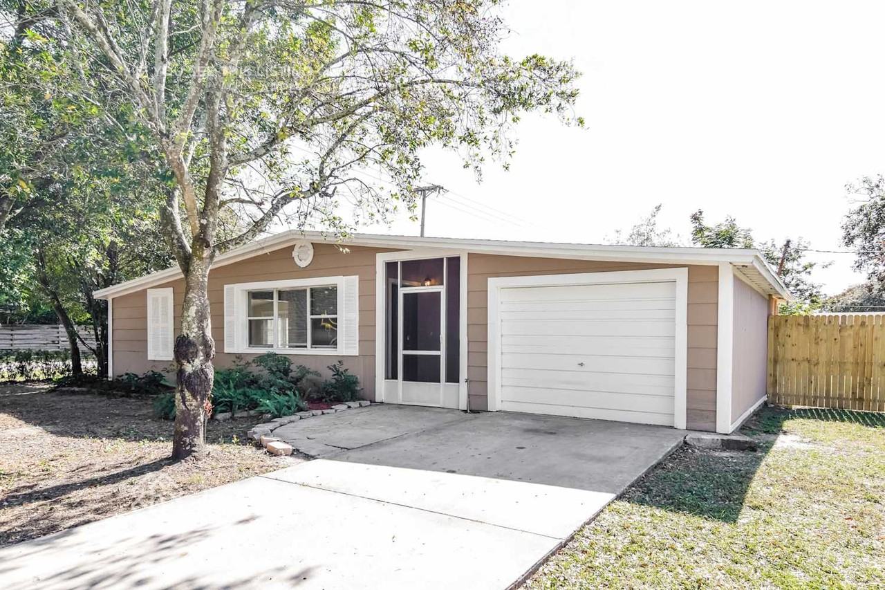 511 Sutton Pl - Photo 2 of 21