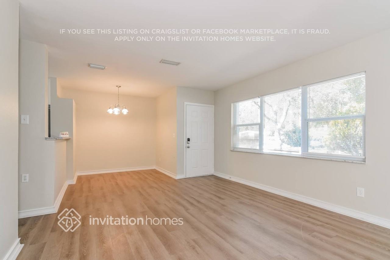 511 Sutton Pl - Photo 5 of 21