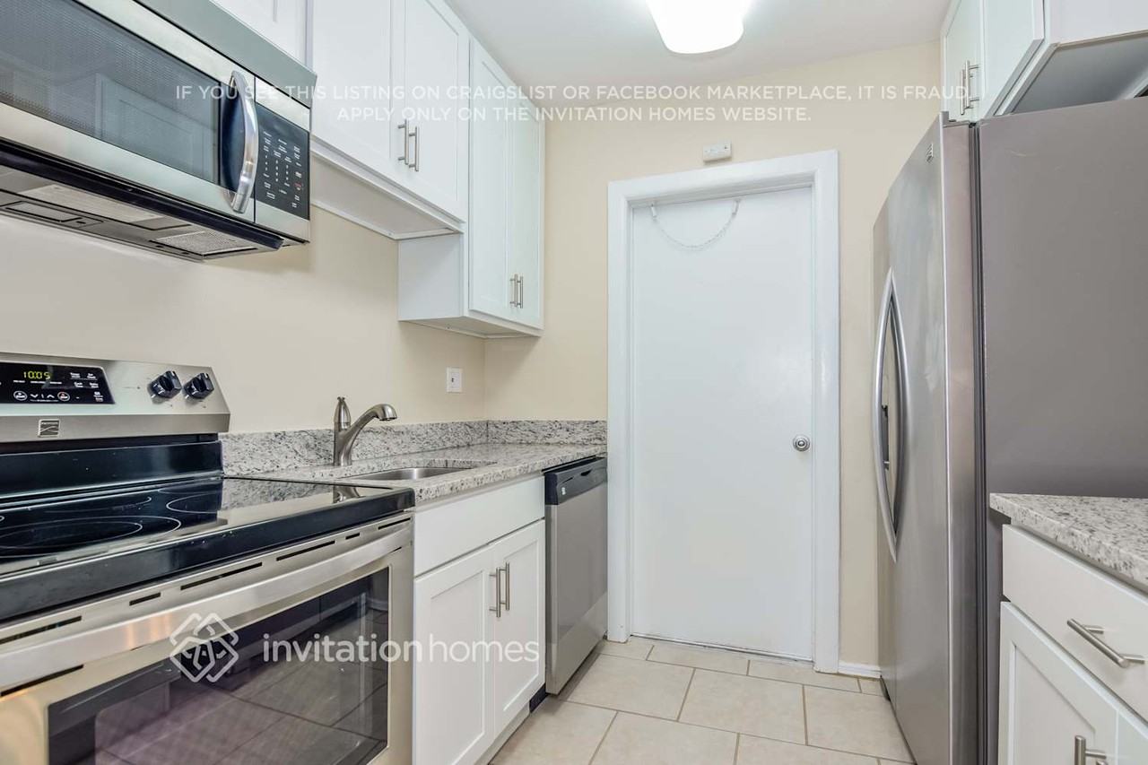 511 Sutton Pl - Photo 7 of 21