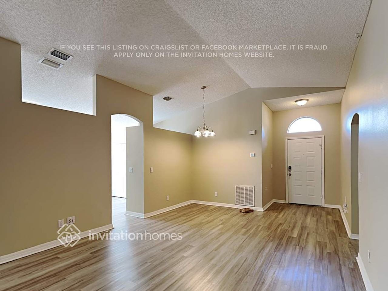 2115 Bayhill Dr - Photo 3 of 18