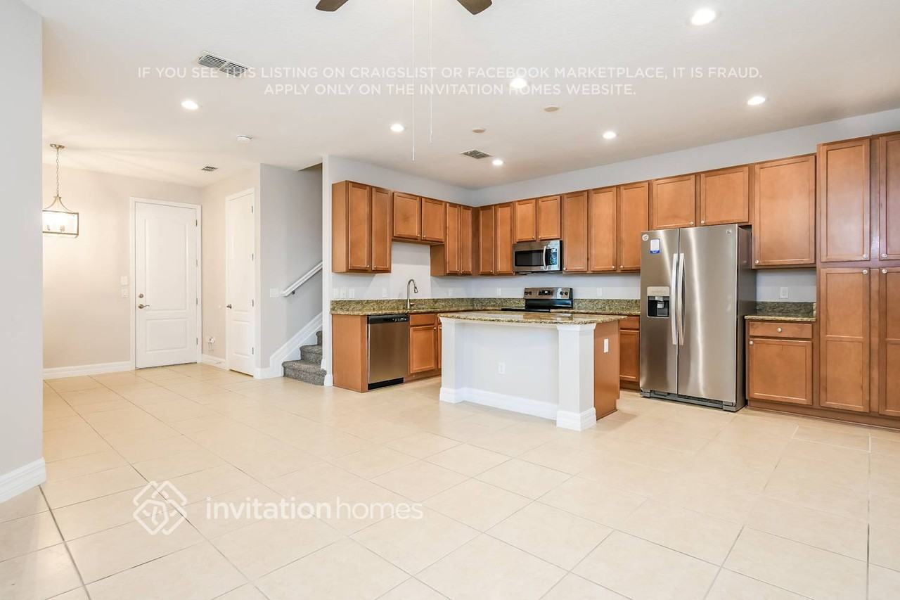 10173 Eagle Creek Center Blvd - Photo 6 of 18