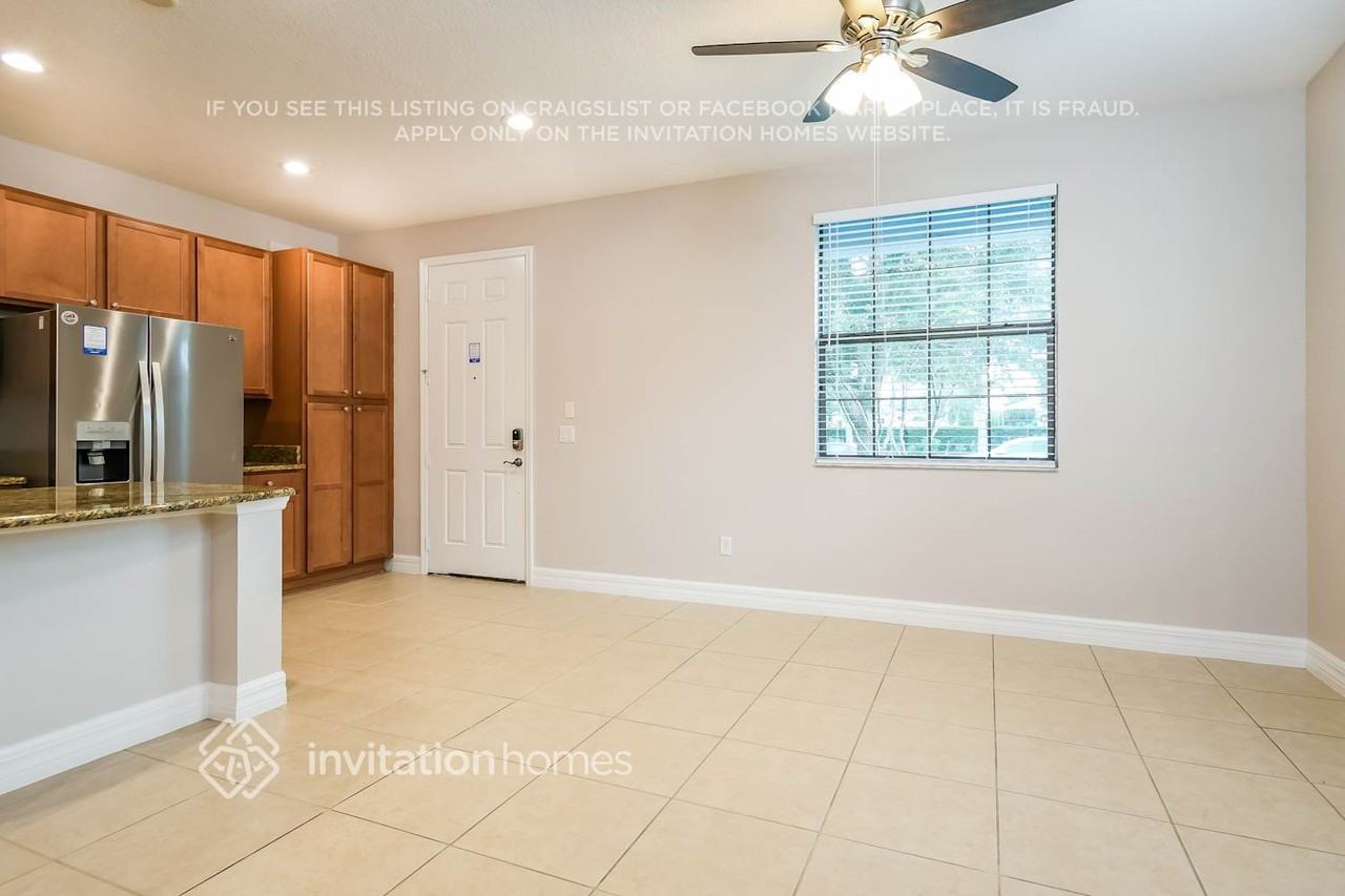 10173 Eagle Creek Center Blvd - Photo 7 of 18