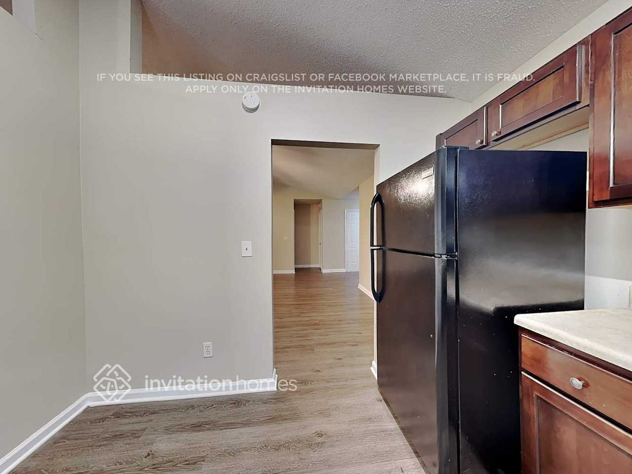 5995 Bayside Dr Nw - Photo 4 of 18