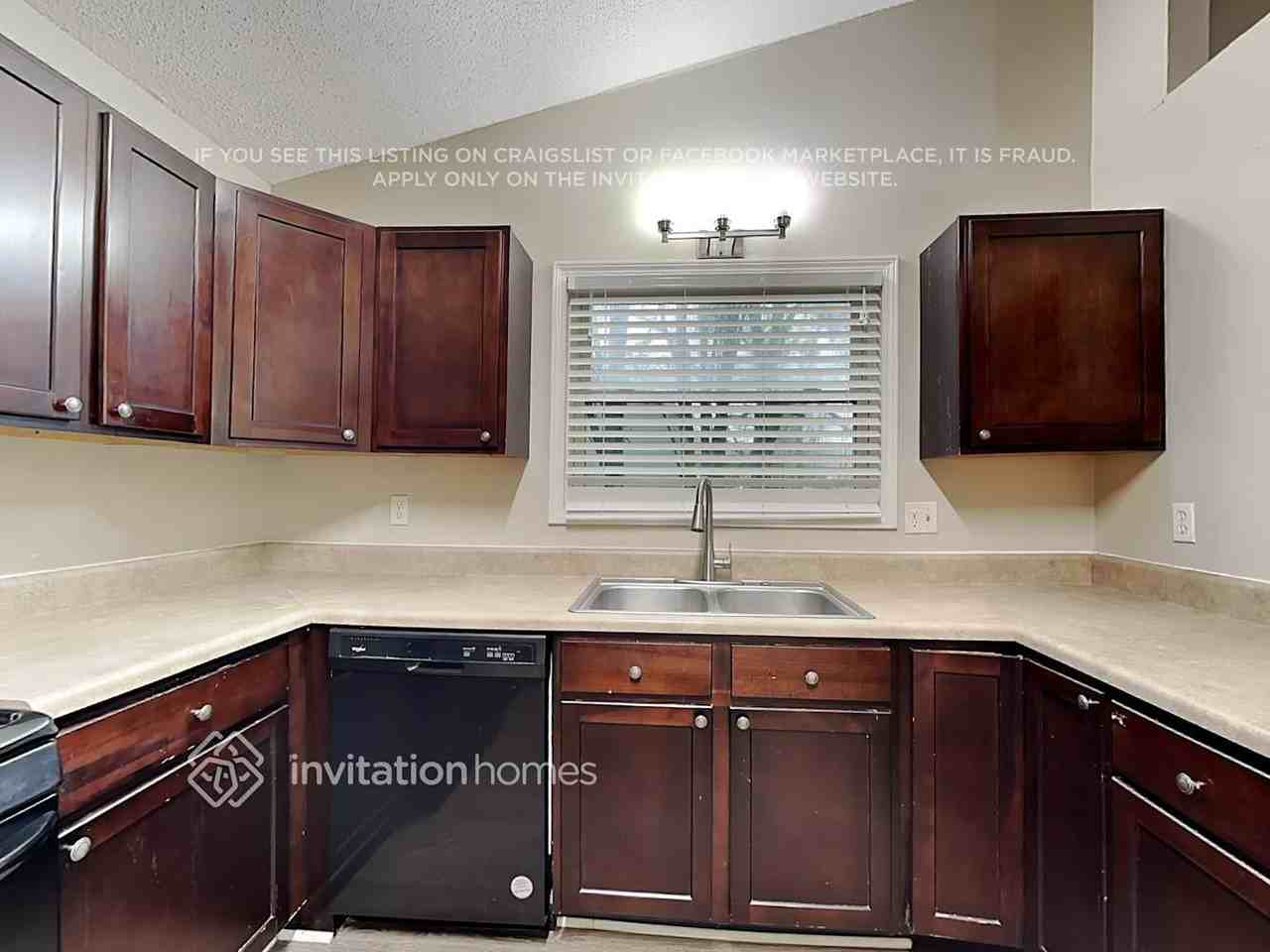 5995 Bayside Dr Nw - Photo 5 of 18