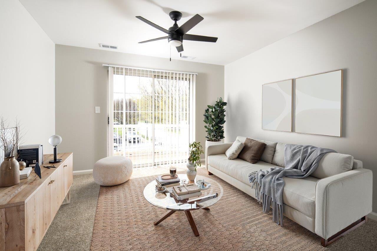 Iron Ridge and Stonegate Apartments - Photo 4 of 37